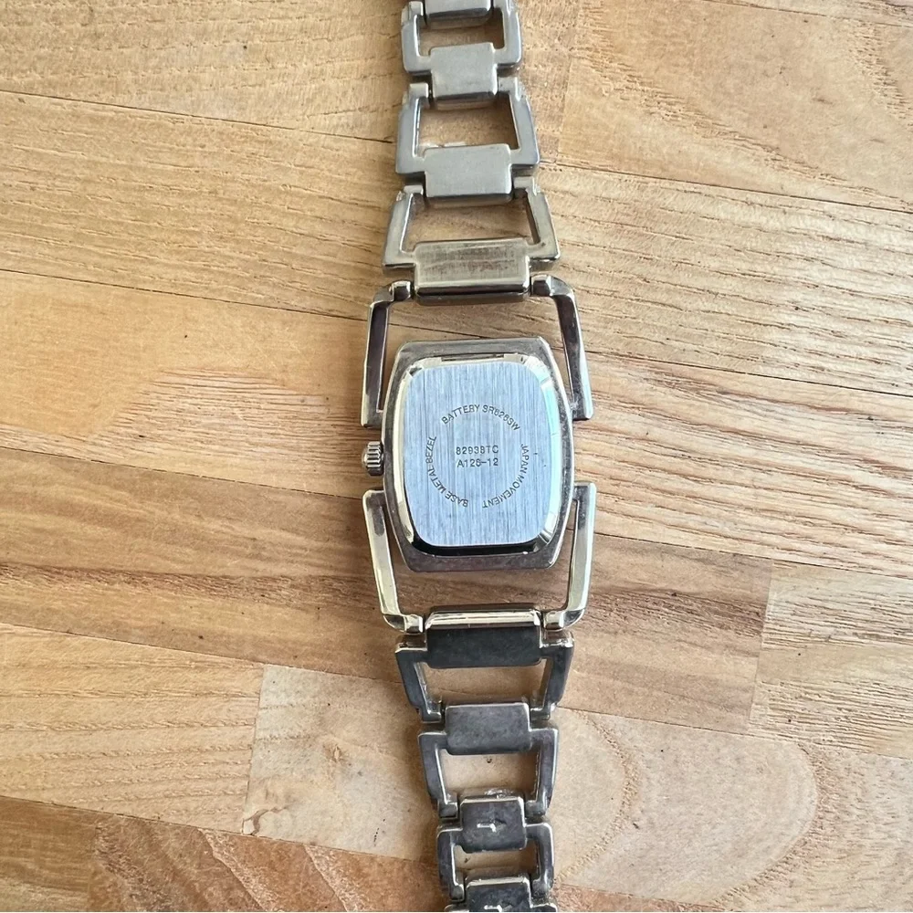 Unbranded ladies mother of pearl silver tone rectangular watch NEW BATTERY